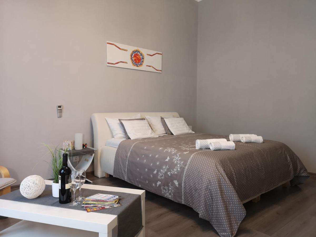 Central Apartment Budapest Eksteriør billede