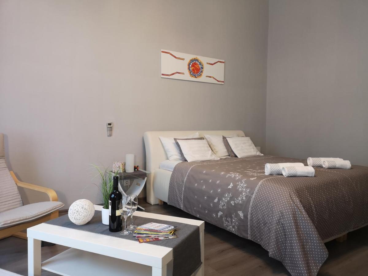 Central Apartment Budapest Eksteriør billede