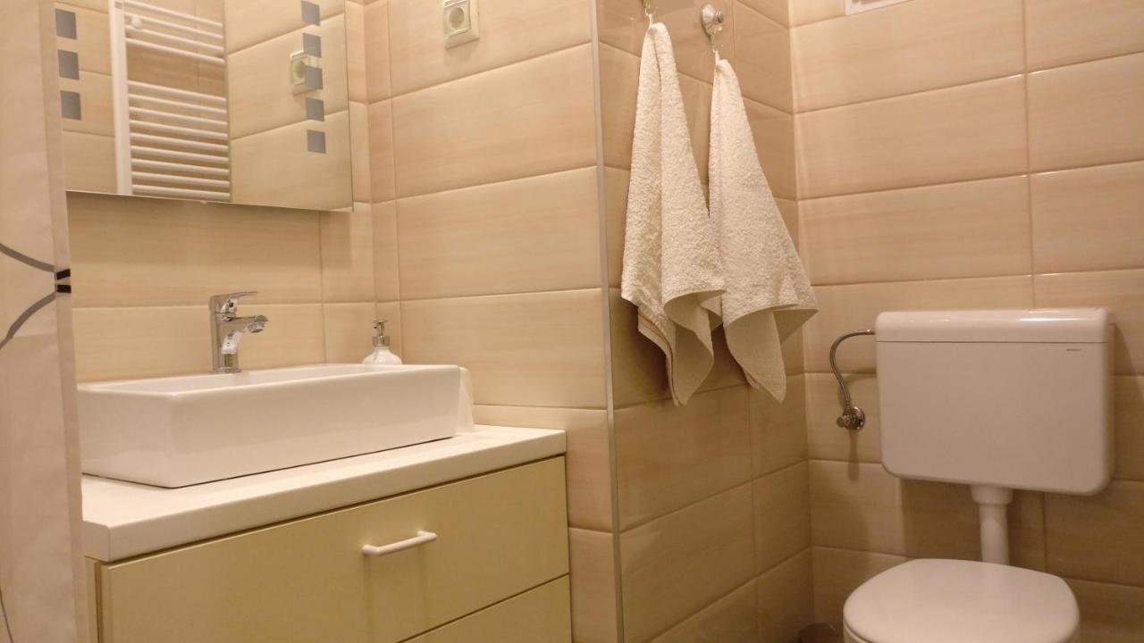 Central Apartment Budapest Eksteriør billede